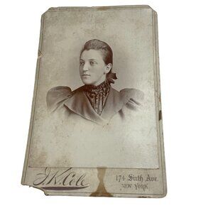 Antique American Civil War Era Young Woman  Portrait Photo Cabinet Card u